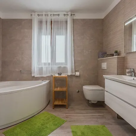 Villa Marina With Private Pool *
